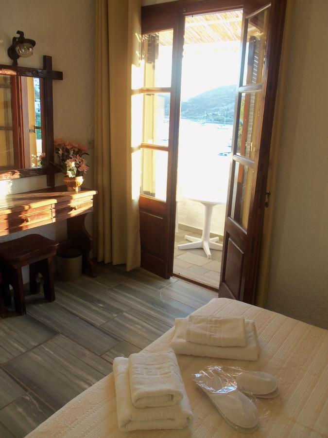 Alexandros Hotel Grikos Bay  Exterior photo